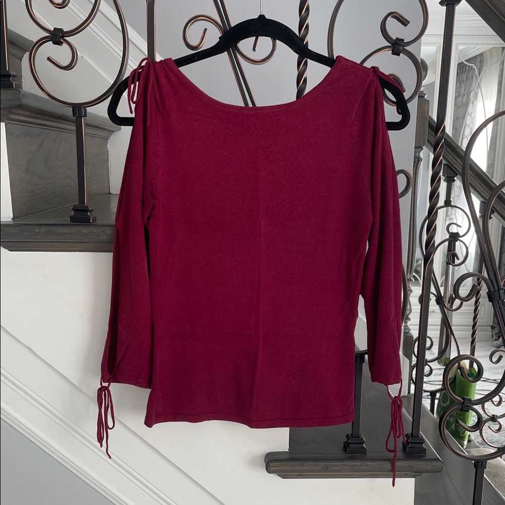 Chic Women's J.J. Basics Burgundy Cold Shoulder Knit top/ Sweater